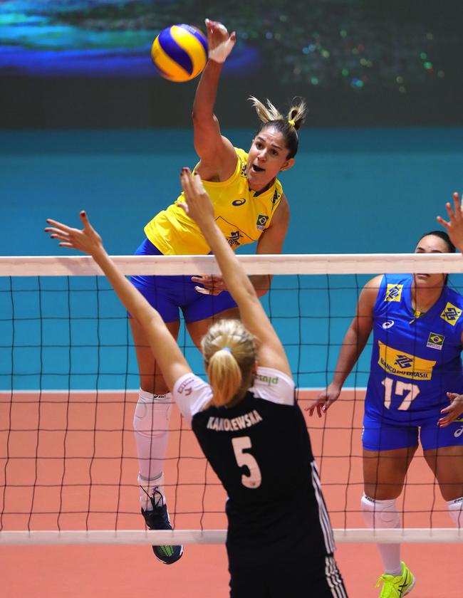 荷兰翻盘瑞士,特尔施特根三分雨点燃全场 荷兰翻盘瑞士,特尔施特根三分雨点燃全场