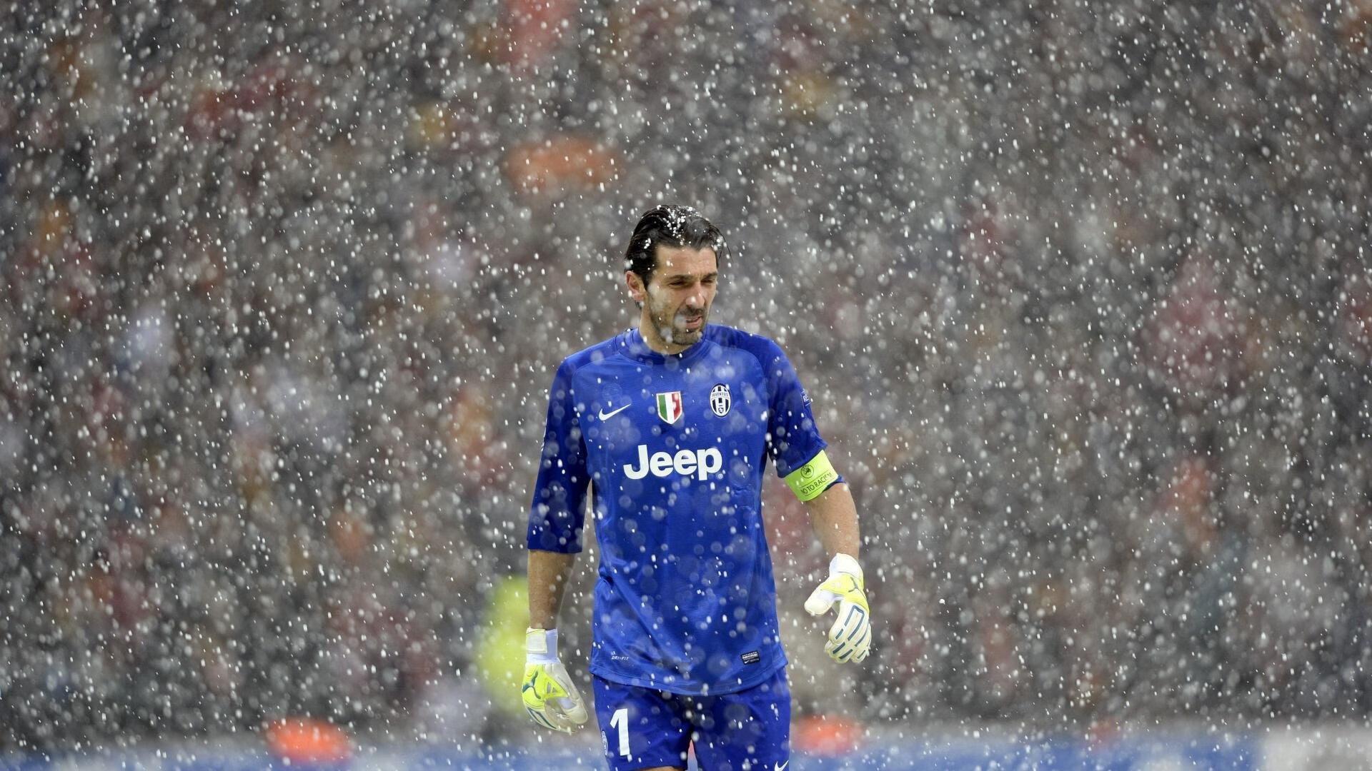 IM体育下载-曼城横扫加拿大，奥斯梅恩的关键回合，定义顶级射手的唯一准则